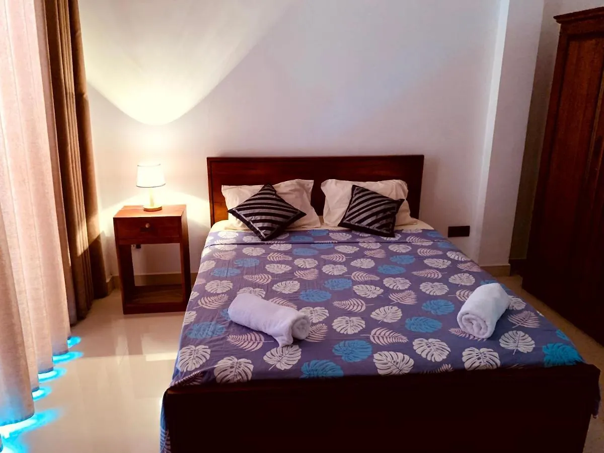 Bed & Breakfast Villa Avi - Near Airport Negombo Sri Lanka