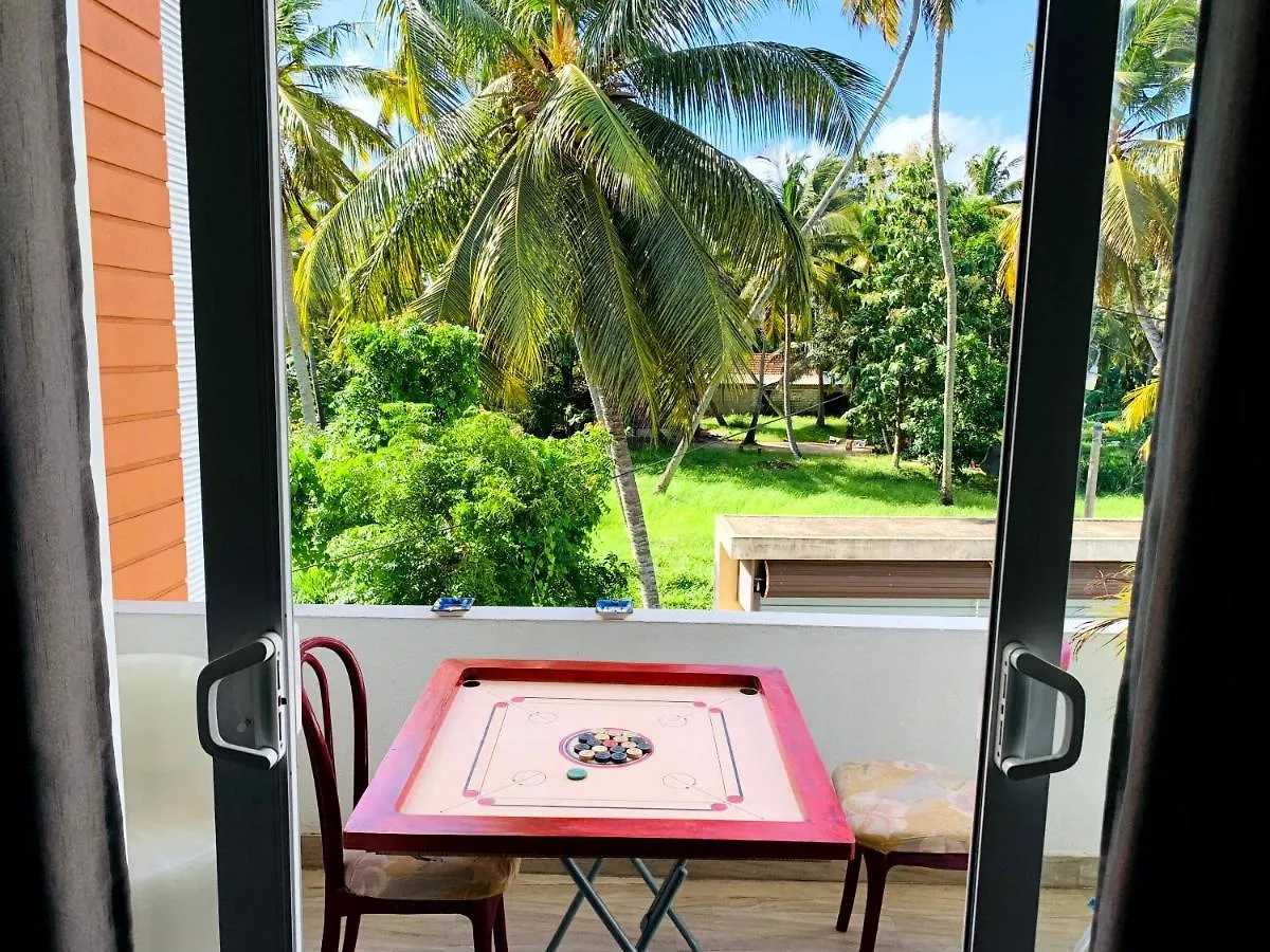 Villa Avi - Near Airport Negombo Bed & Breakfast